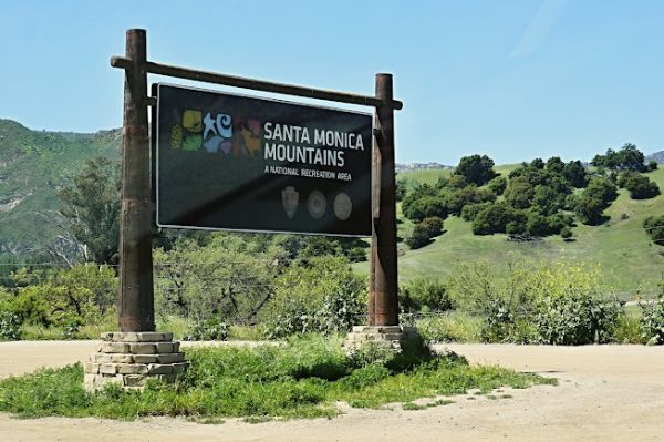 Santa Monica Mountains sign