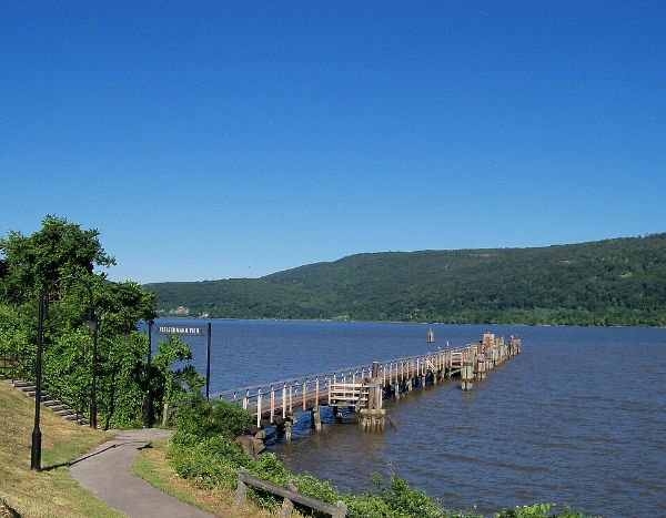 Fleischmann Pier Park