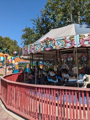 Merrie Melodies Carousel