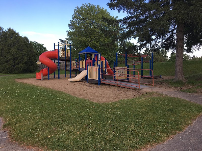 Queenswood Heights Centennial Park