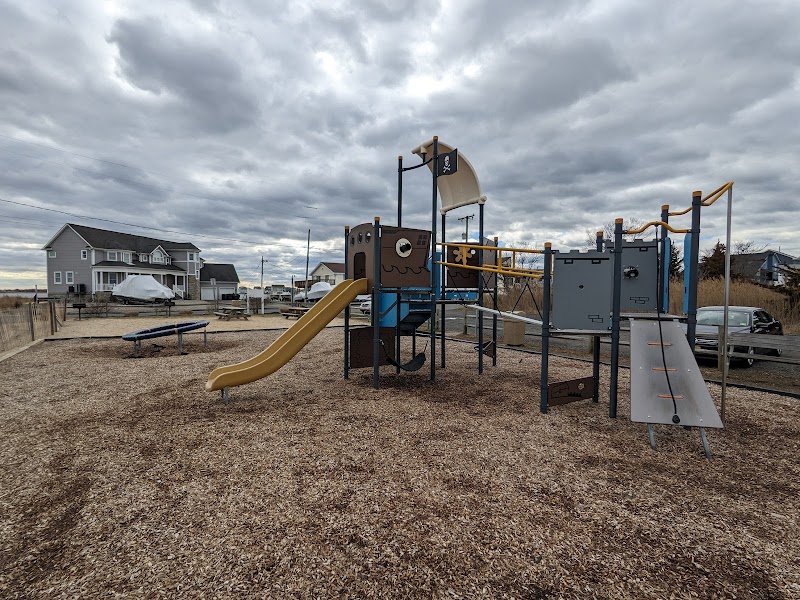 Alexandra's Playground / Butler Beach