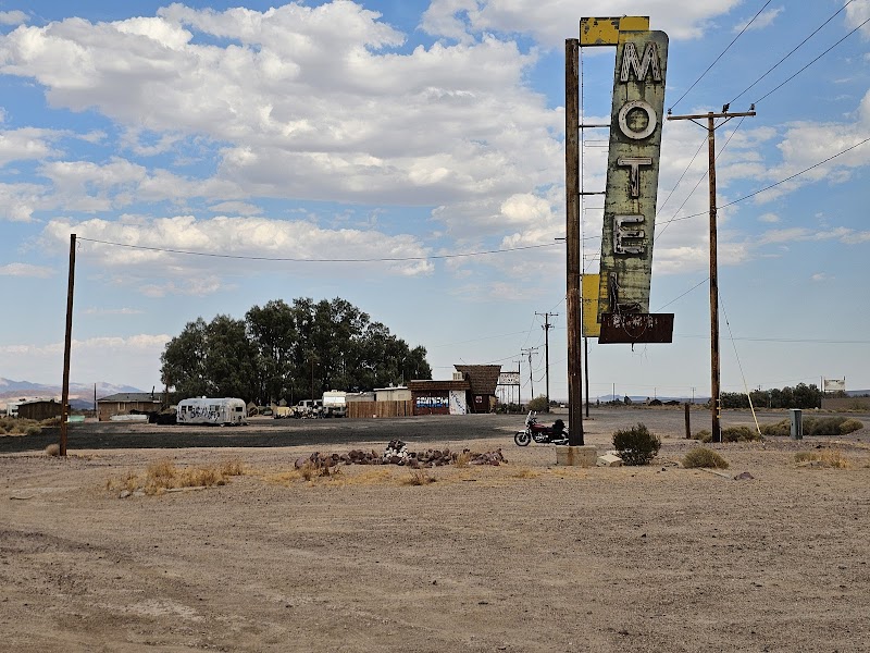 Old Henning Motel sign