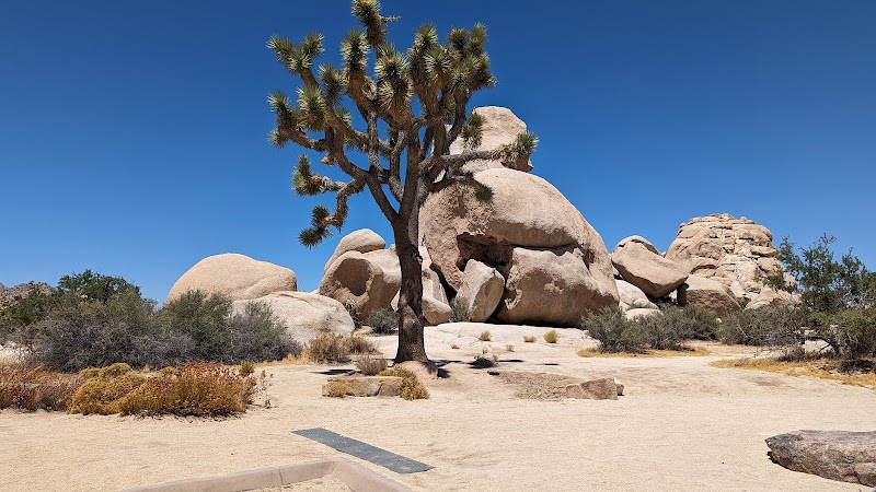 Intersection Parking Lot