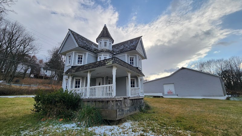 Tiny House of Newton