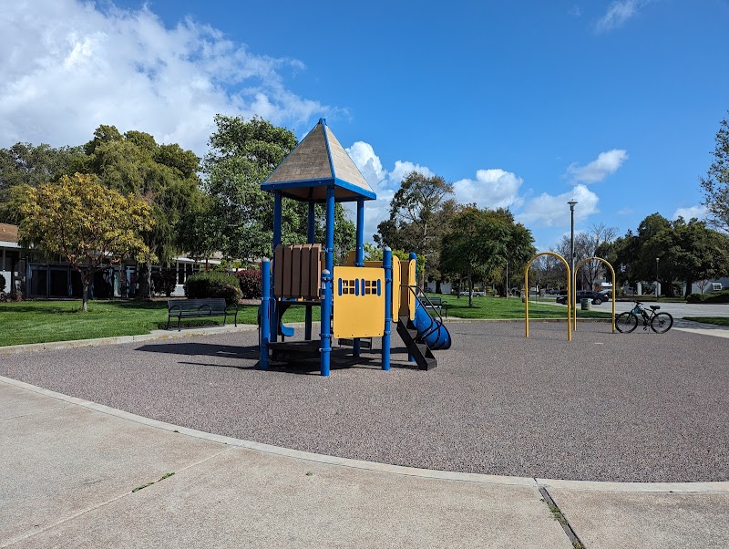 Los Cerritos Park - A