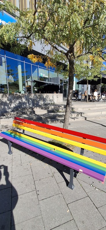 Bunte Regenbogen- Bank