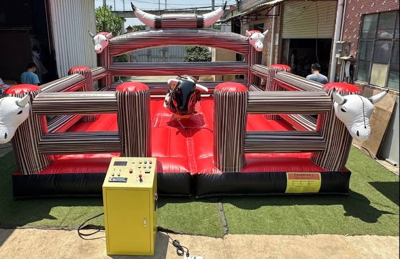 BIG BOUNCY THINGS - Bounce House Rentals Indianapolis