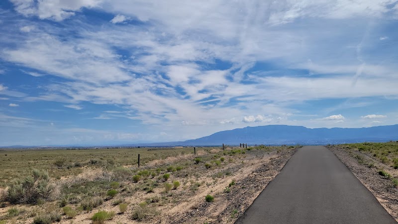 Paseo de la mesa trail