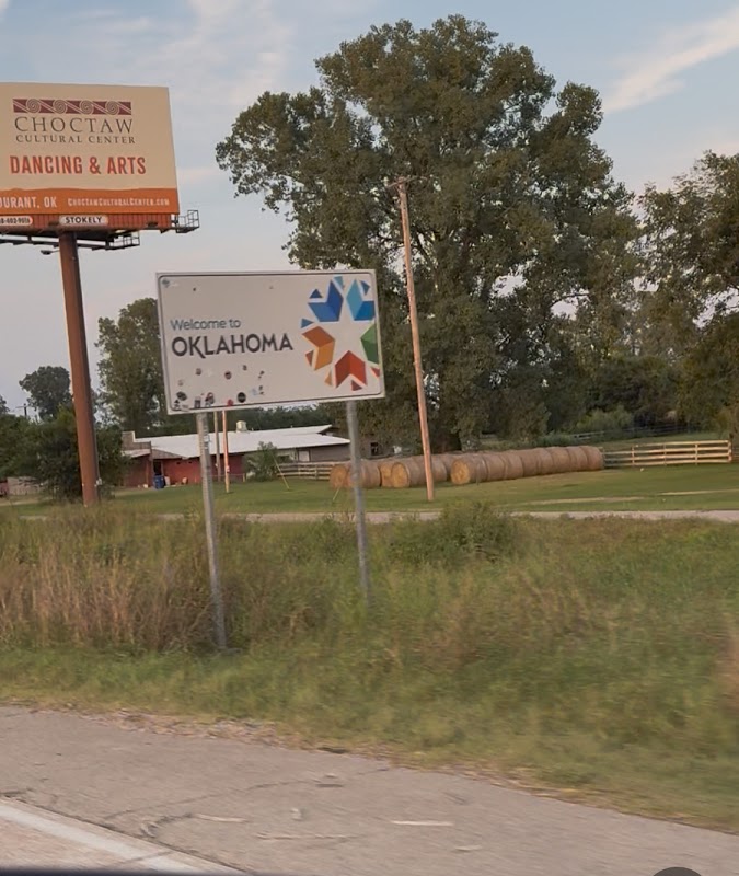 Oklahoma state line sign