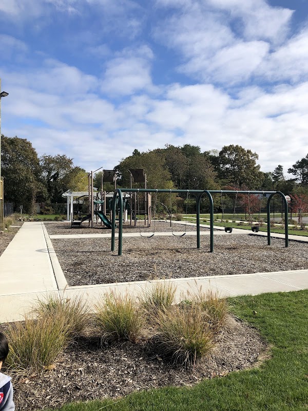 Twelve Pines Park (Southaven Avenue)