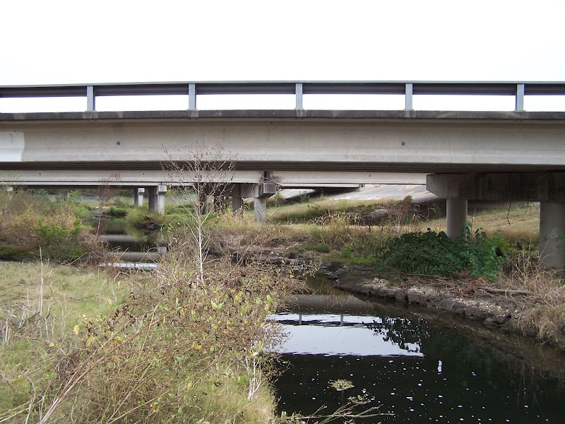Medio Creek at US 90
