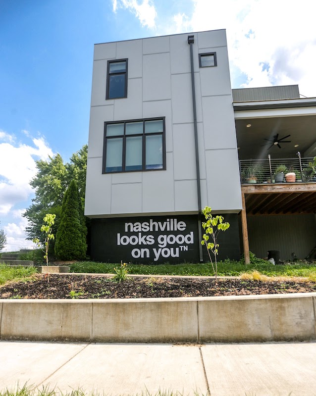 Nashville Looks Good On You Mural