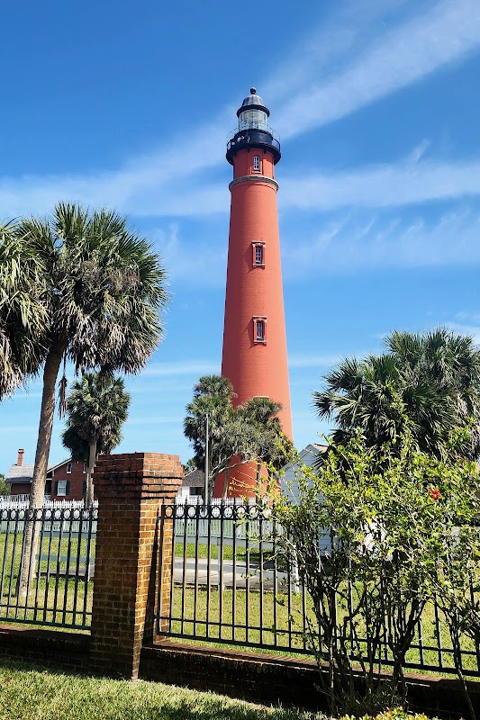 Kay and Ayres Davies Lighthouse Park
