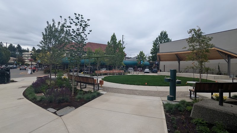 Friendship Square – Hiiye’yutul’ Park