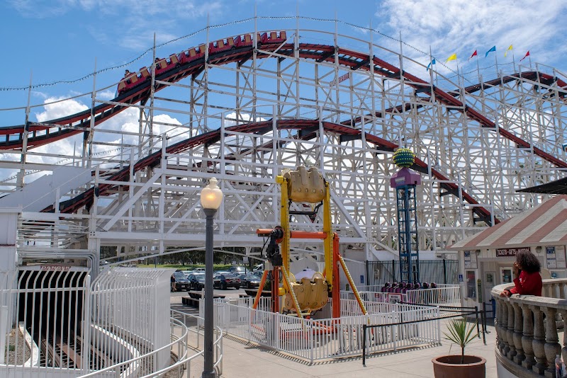 Giant Dipper Roller Coaster