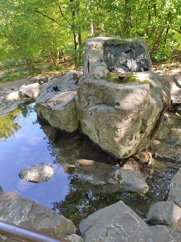 Felsenbrunnen im Westpark