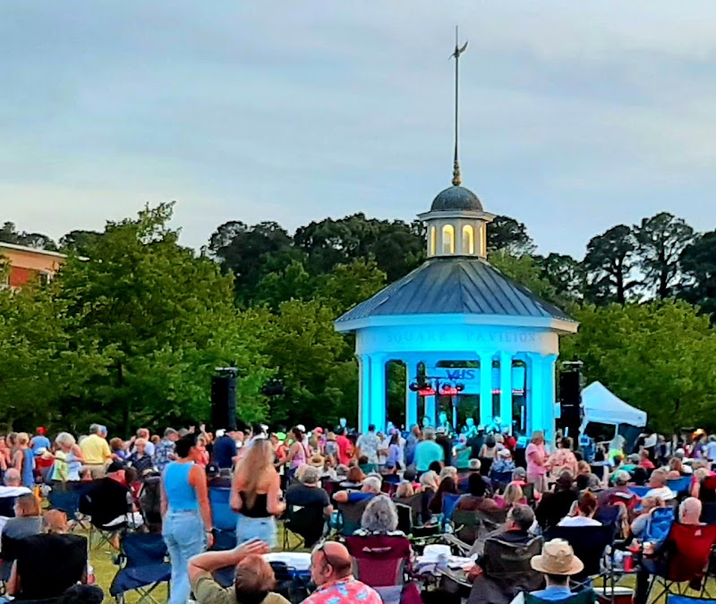 Port Warwick Styron Square Pavilion & Park