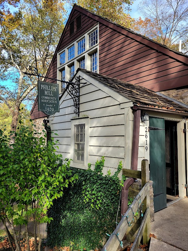 Phillips Mill Parking Lot