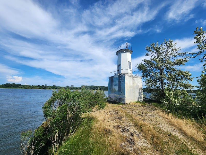 Warrior Rock Lighthouse Point Trailhead