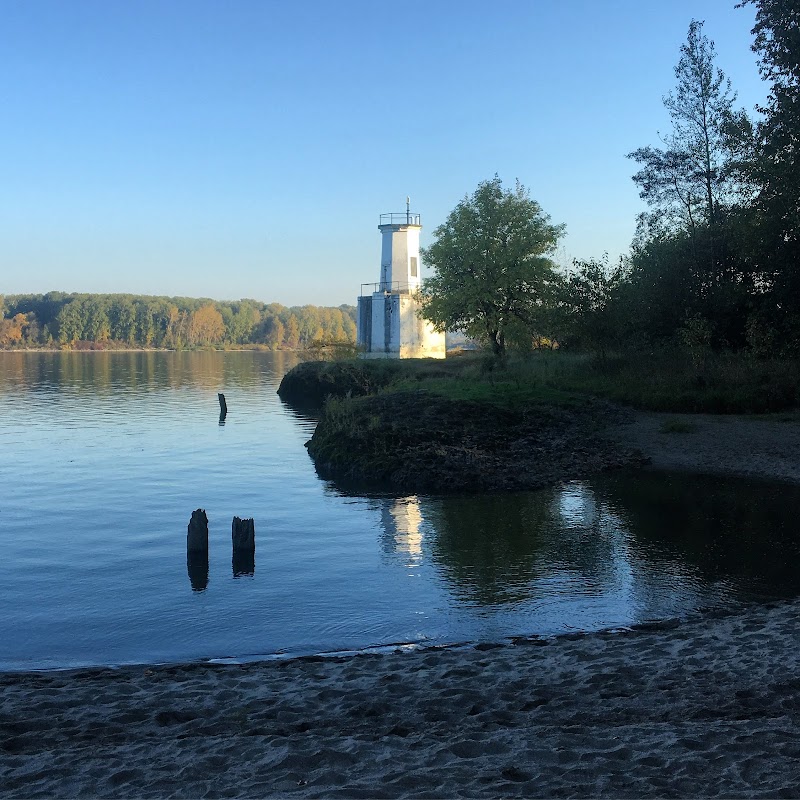 Warrior Rock Lighthouse Point Trailhead