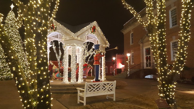 Savannah's Court Square