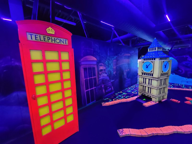 GLO Mini Golf |Arcade | Virtual Reality | Ice Cream Bar