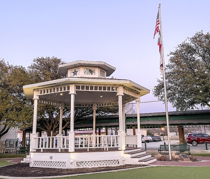 Grapevine old bandstand kiosk