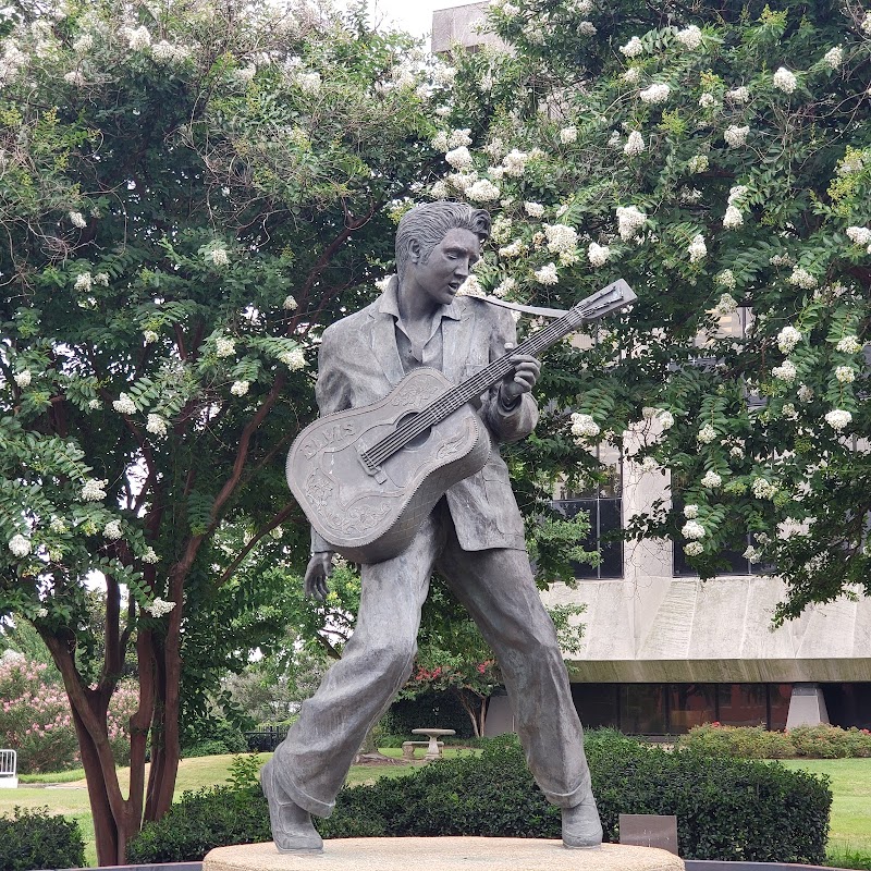Elvis Statue