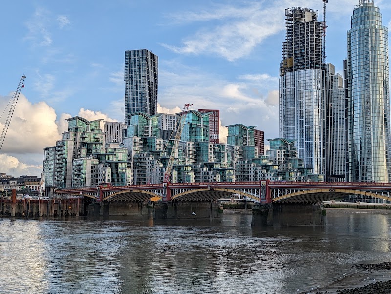 Riverside Walk Gardens