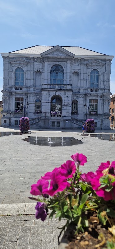 Grote Markt, fontein & overdekking