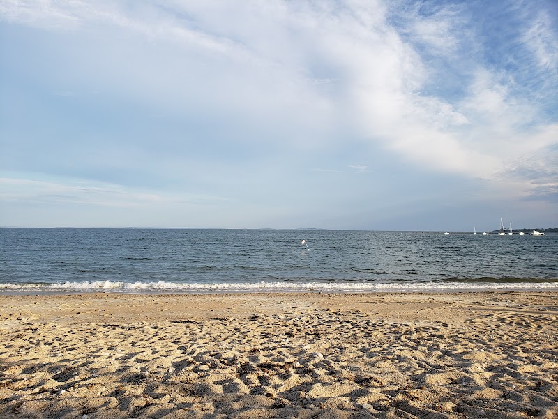 Round Hill Town Beach