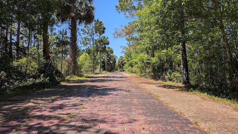 Pershing Highway, trailhead