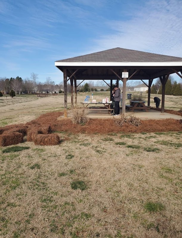 Mill Creek Falls Picnic Pavillion
