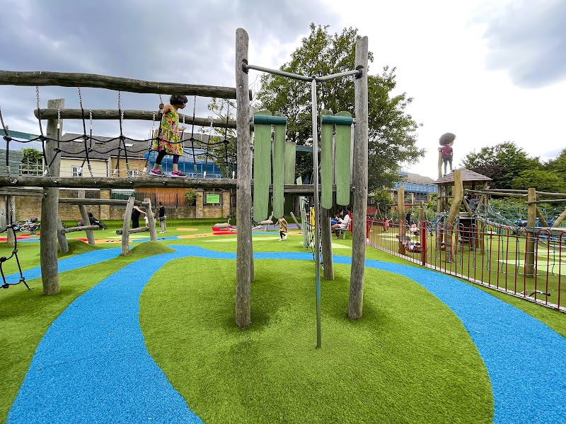 Henry Reynolds Gardens