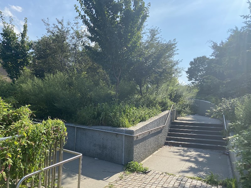 Tillotson Ave Walkway