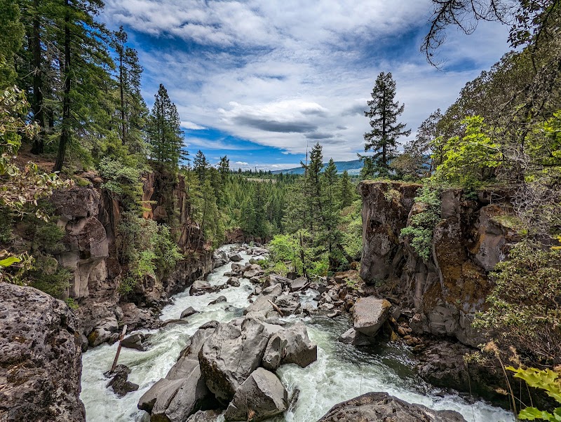 Avenue of the Boulders