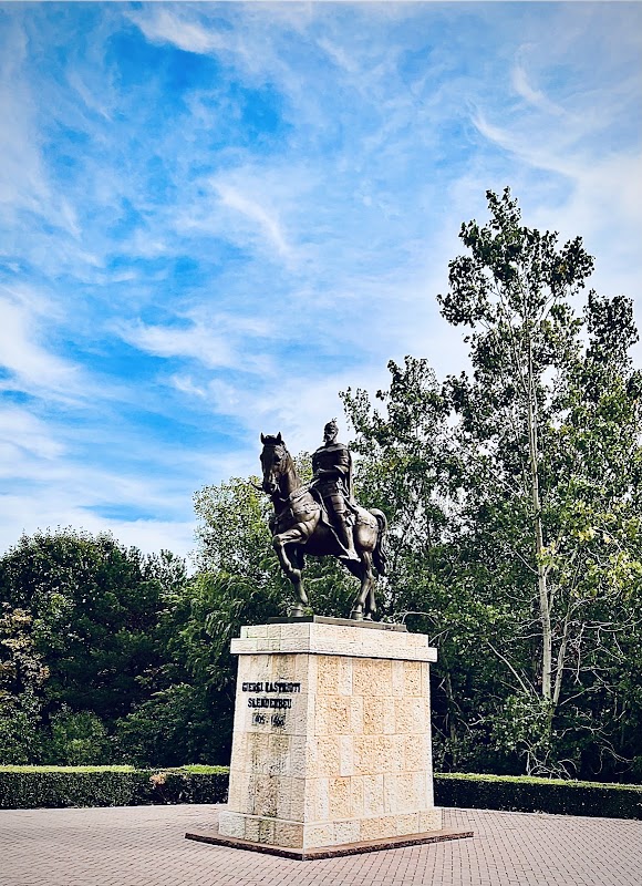 Skanderbeg Statue