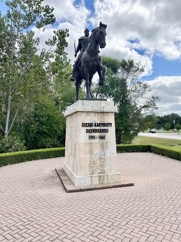 Skanderbeg Statue
