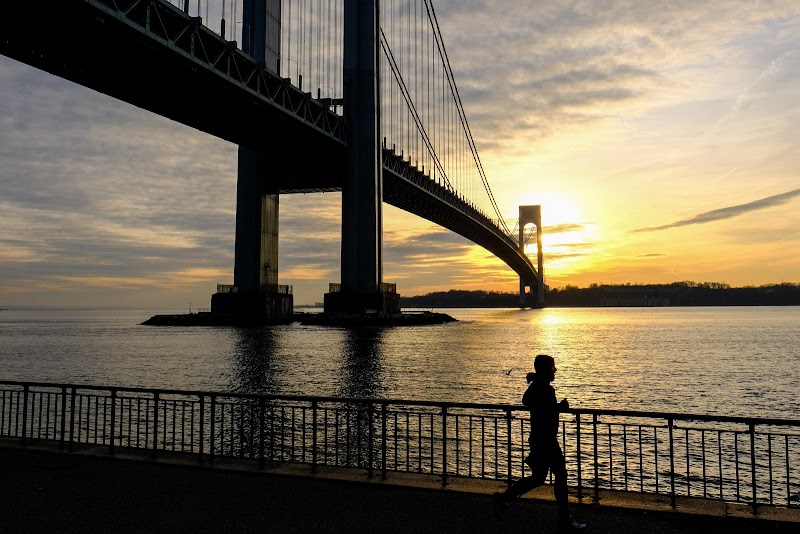 Shore Road Park and Parkway