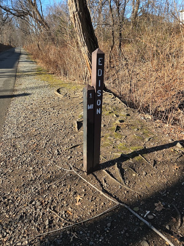 1 Mile marker towards Metuchen