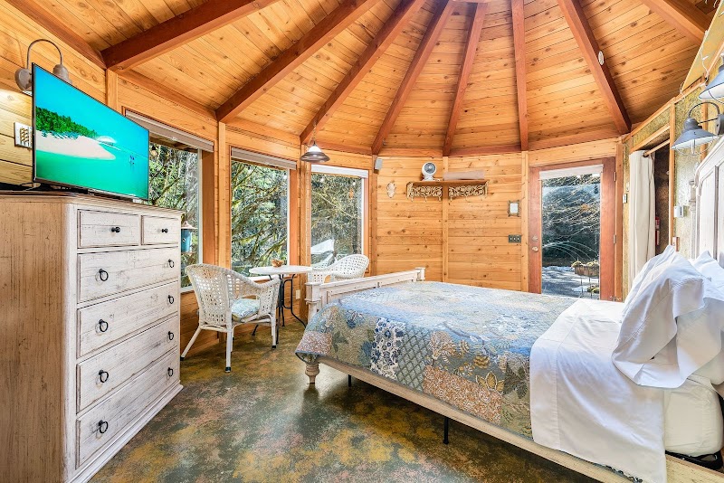 Stormking Cabins & Spa