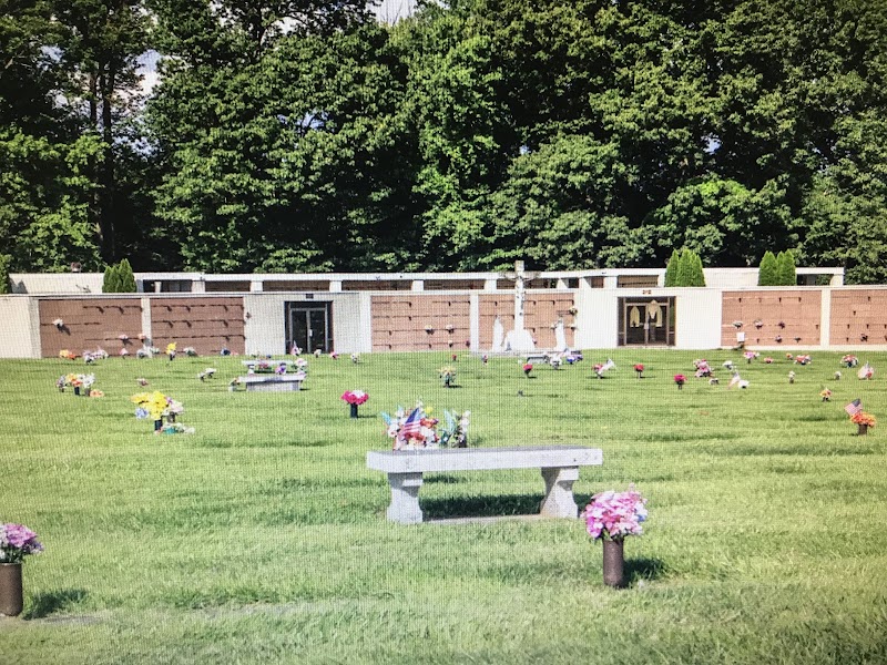 Holly Hill Memorial Gardens