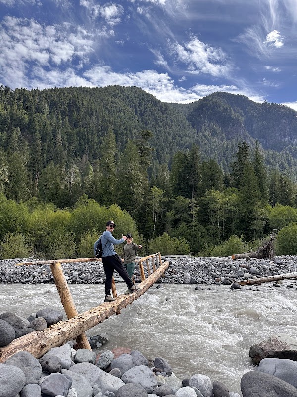 Chenuis Falls Trail