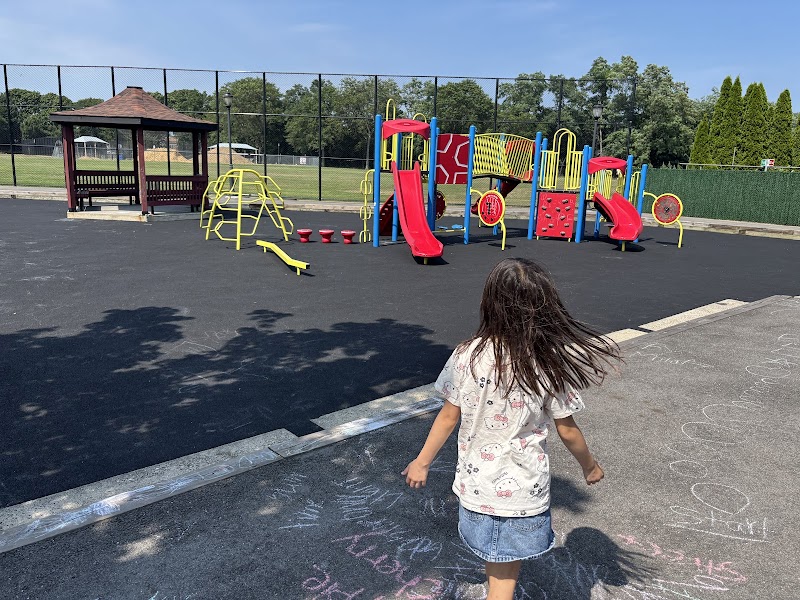 Albertson Park/ Caemmerer Park