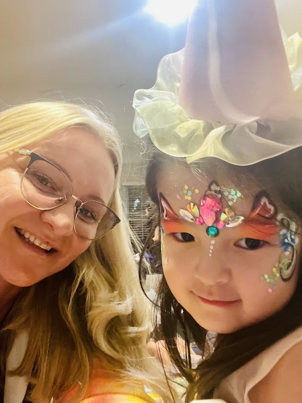 Doodles & Arts Face Painting and Balloon Twisting