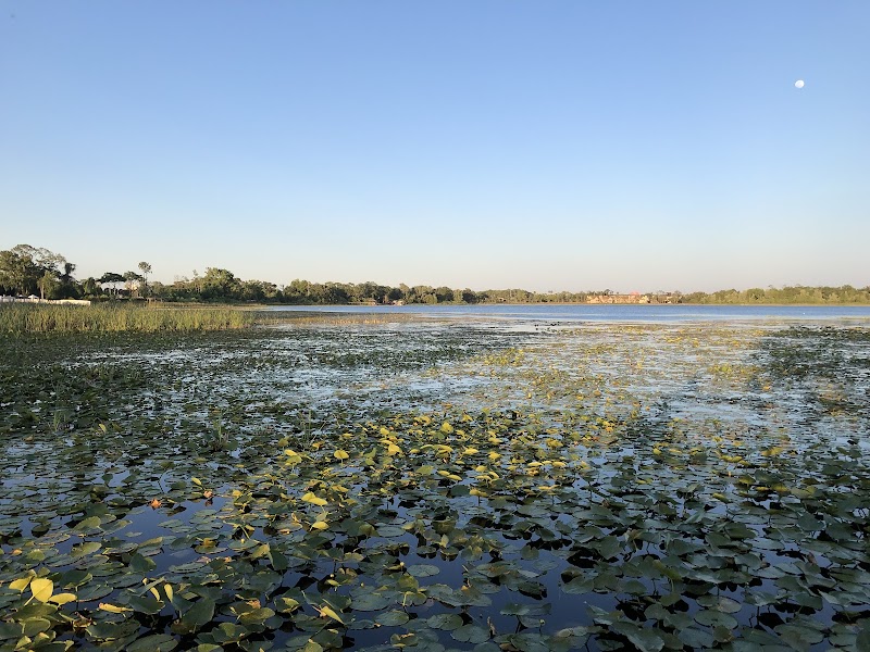 Lake Cecile / Lago Cecília