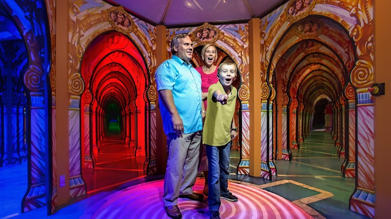 Hannah's Maze of Mirrors