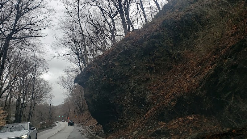 Hanging Rock/Drummond’s Head