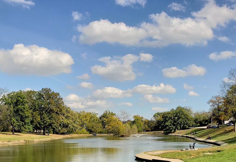 Chaumiere Woods Park