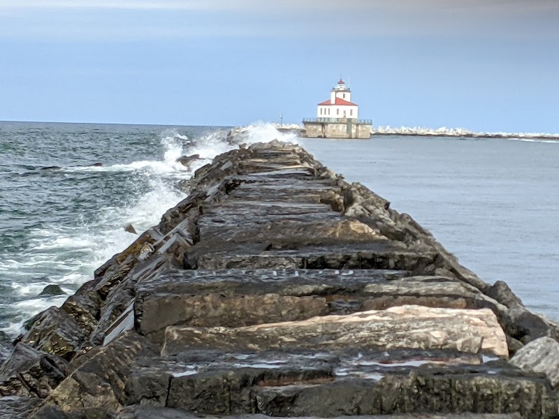 Oswego West Pierhead Lighthouse